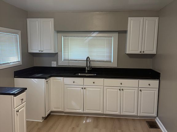 Kitchen - new stove, fridge & microwave