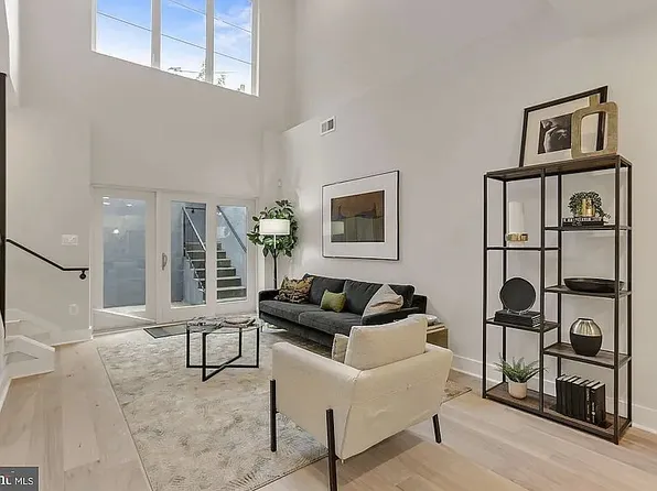 1223 Meigs Pl NE #102, Washington, DC 20002