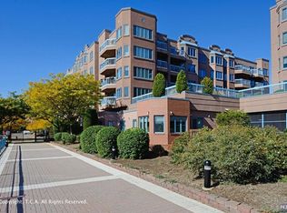 405 Stockton Ct #405, Edgewater, NJ 07020