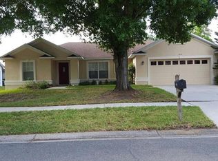 818 Bluegrass Ln, Brandon, FL 33510