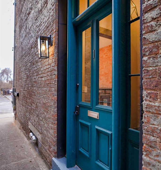 1st image of 472 Dayton St #1