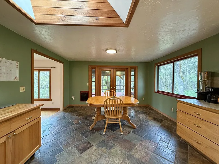 9042 Monument Dr — Photo 9