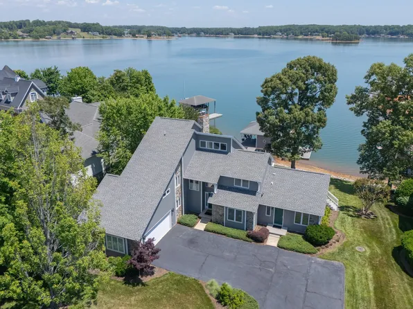 226 Pine Bay Dr, Union Hall, VA 24176