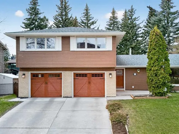 3719 E 37th St NW, Calgary, AB T2L 2J2