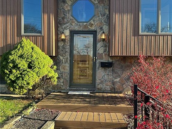 5th image of 3178 New Hampshire Dr
