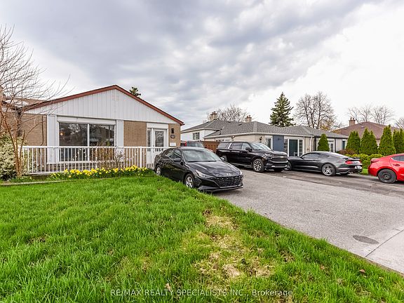 3rd image of 137 Avondale Blvd