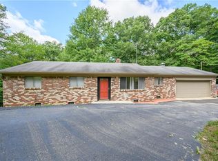 346 Town Hill Rd W, Nashville, IN 47448