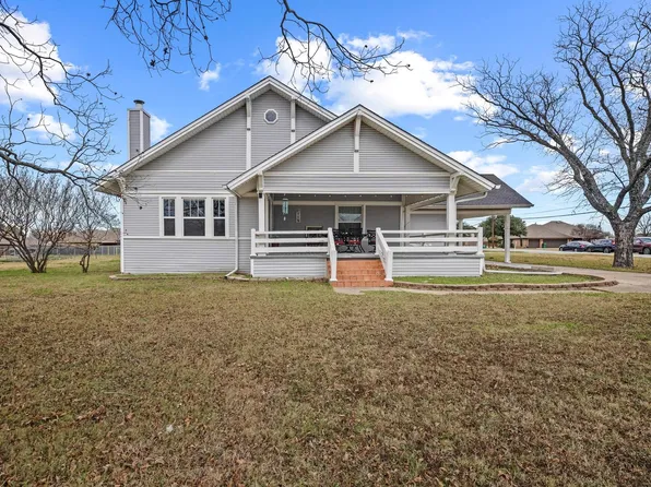 715 E 5th St, Ferris, TX 75125