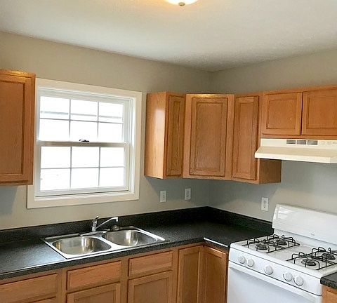 3rd image of 3204 S Omaha Crossing Dr