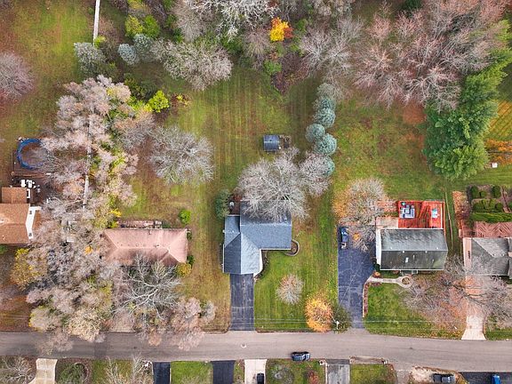 4th image of 3502 Ridge Rd