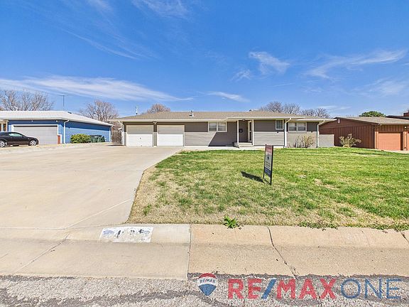 5th image of 408 University Dr