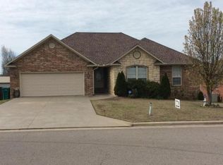 3915 Shiloh Manor Dr, Russellville, AR 72802