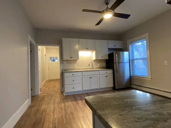 70 Seymour St APT 2, Worcester, MA 01610