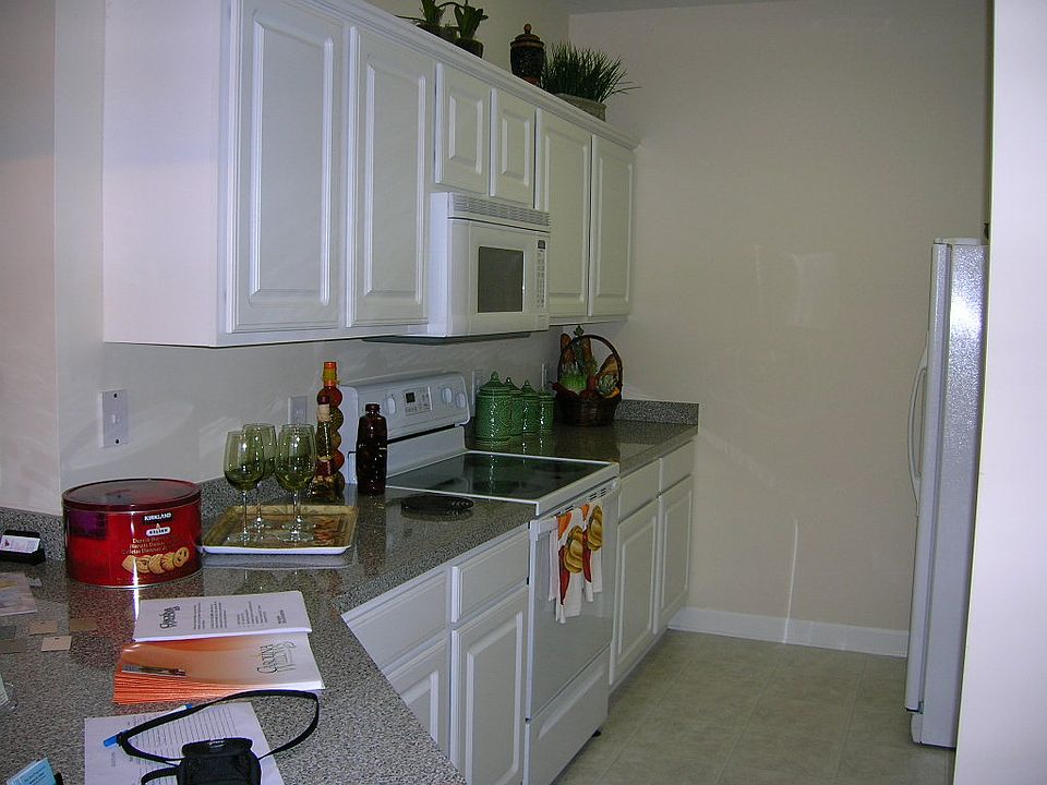 2nd image of 136 Westhaven Dr #1
