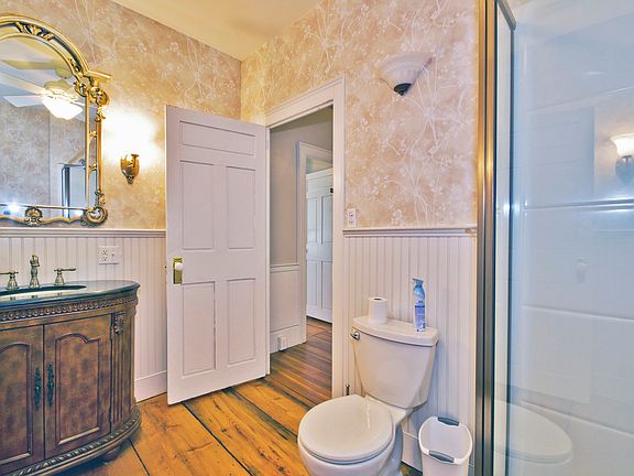 Updated 1st floor full bath