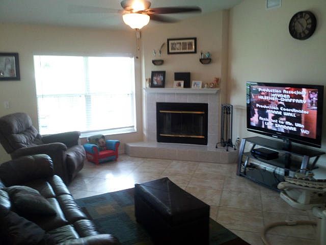 2nd image of 909 SW Jeremko Ave