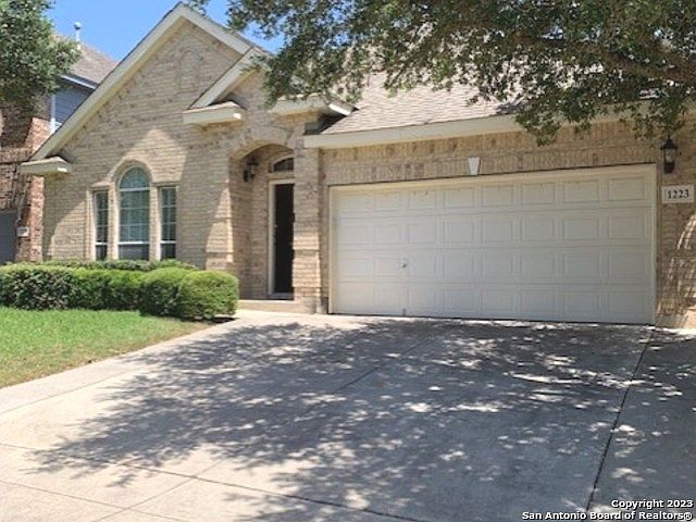 1st image of 1223 Ganton Ln