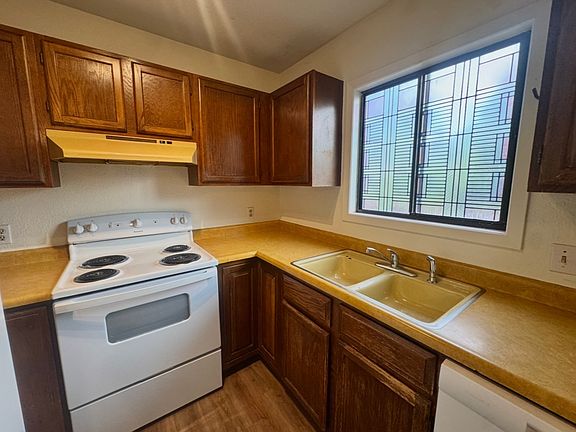 2nd image of 202-204 W Central Ave #202