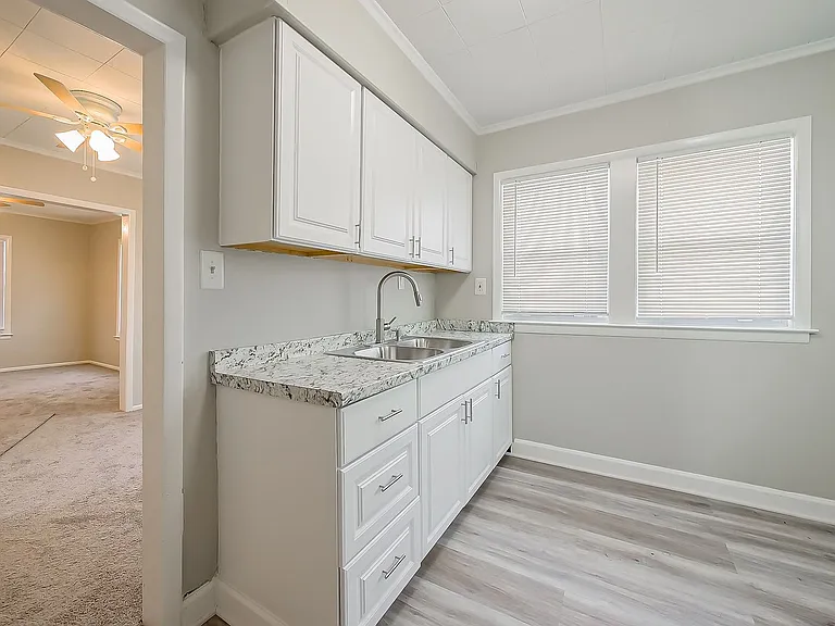 245 S Edith St — Photo 7