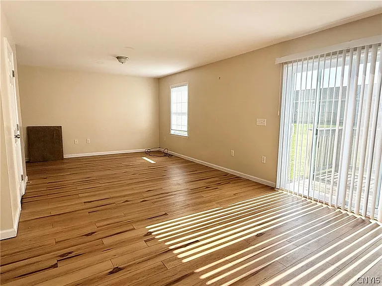 10044 Ash St — Photo 7