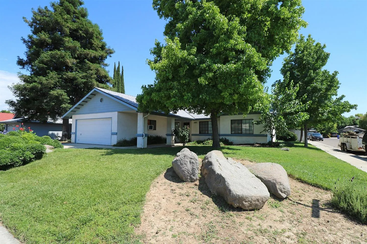 1371 Jean Ave photo 1