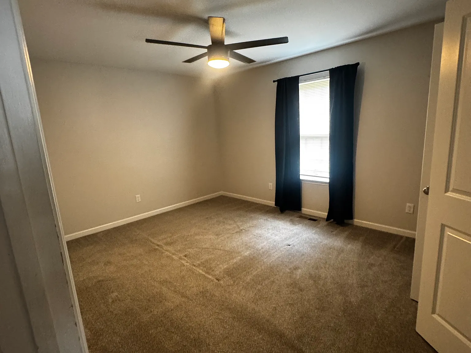 3 bed, 1277 sqft, $1,750 — Photo 4