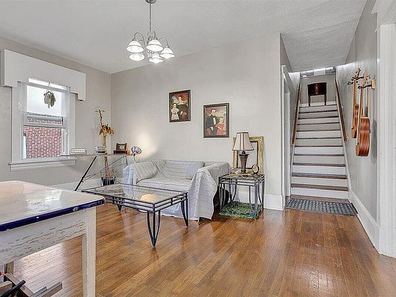 5th image of 1023 Palm Ave NW