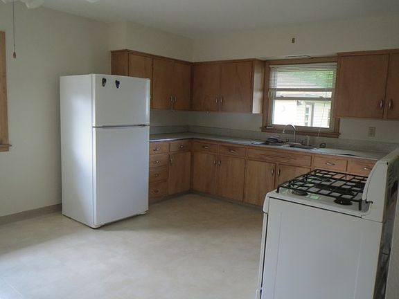 5th image of 1109 N Waverly Pl