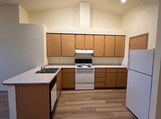 1716 4th St APT 2, Marysville, WA 98270