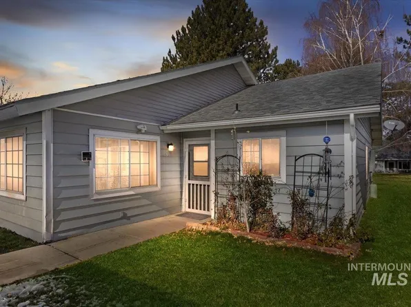 313 1/2 6th Ave N, Filer, ID 83328