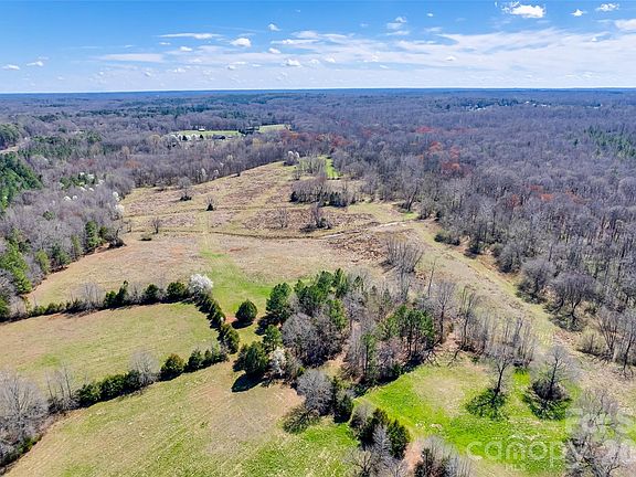 4th image of 2548 Gordon Rd