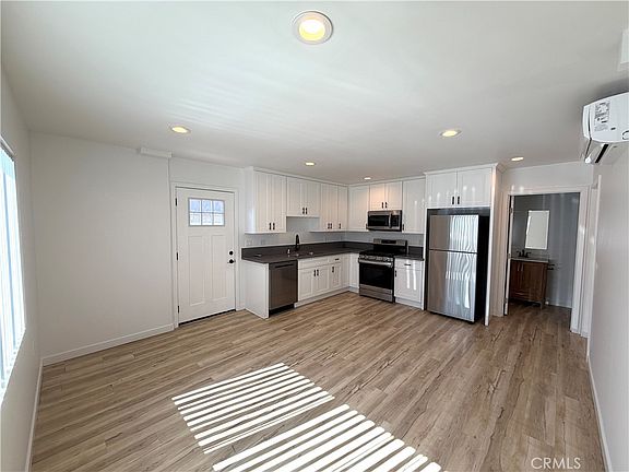 3rd image of 12821 Doty Ave #C