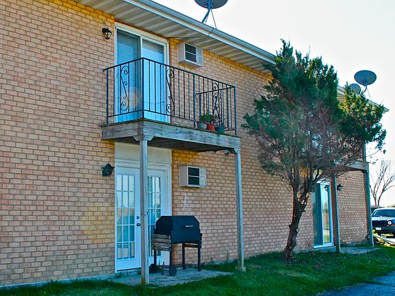 2nd image of 4555 Trevor Cir APT 3