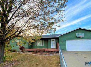 721 S 7th Ave, Brandon, SD 57005