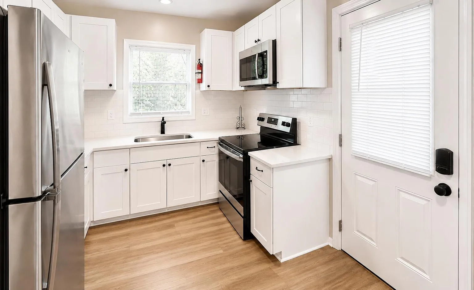 4 bed, 2.0 bath, 1036 sqft, $663 — Photo 3
