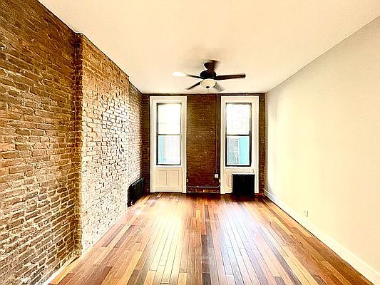 2nd image of 561 Gates Ave APT 1B
