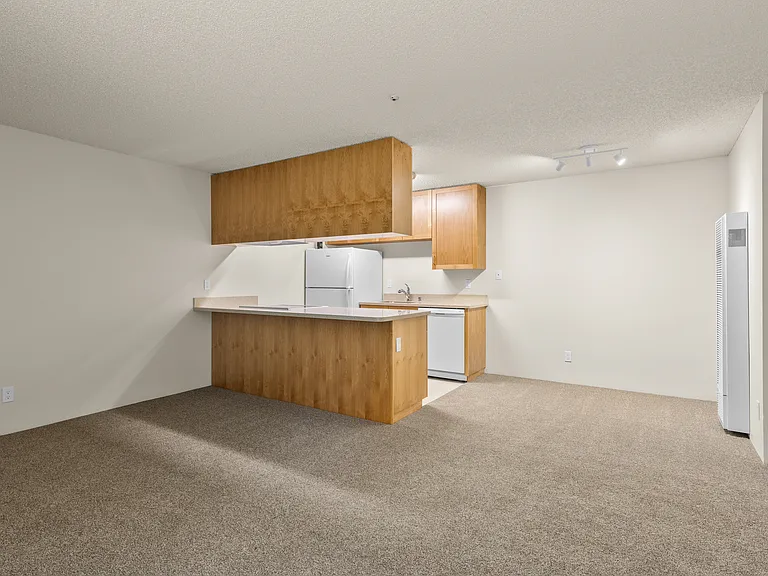 Coddingtown Mall Apartments — Photo 22