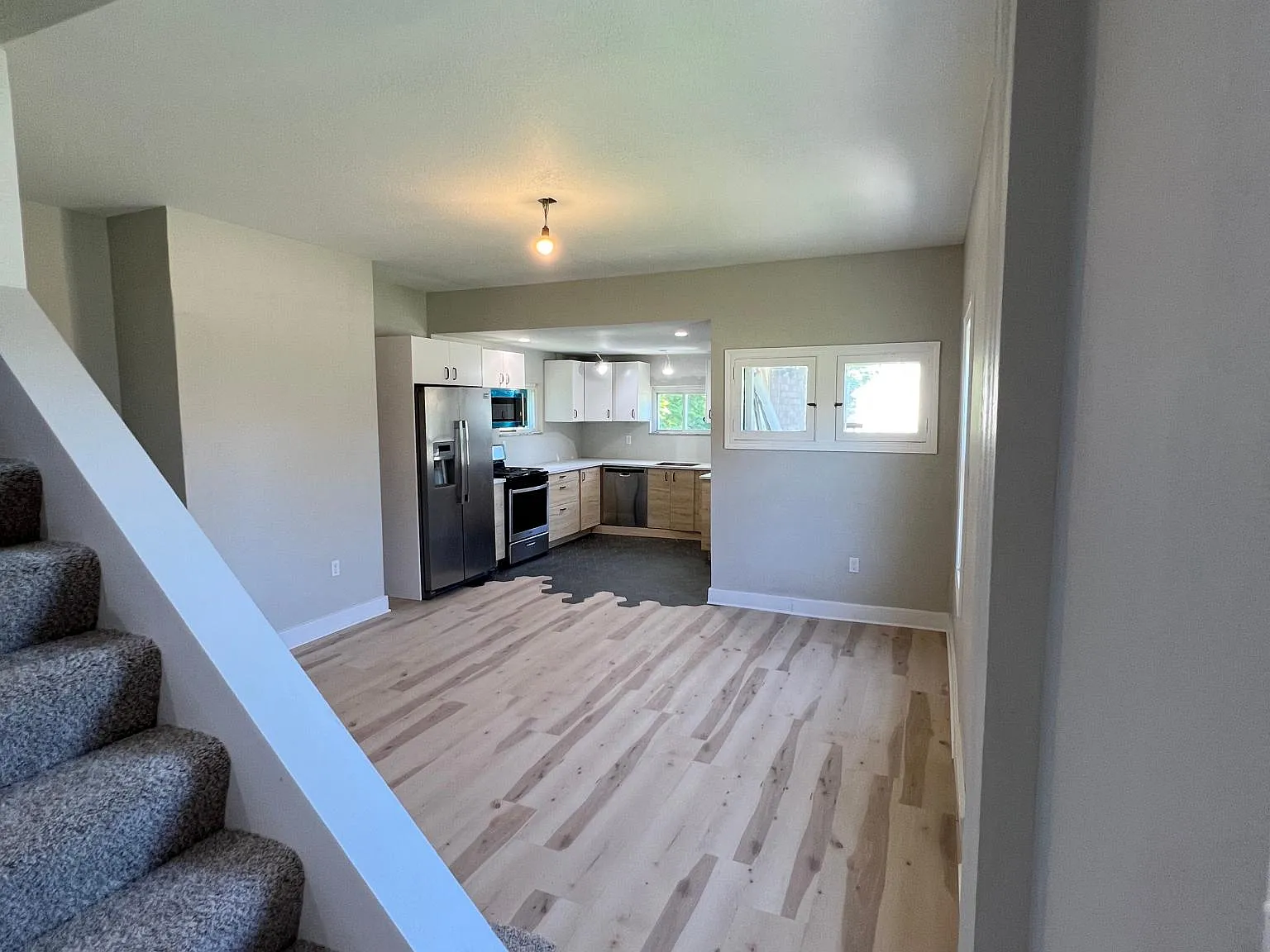 129 E 15th Ave — Photo 3