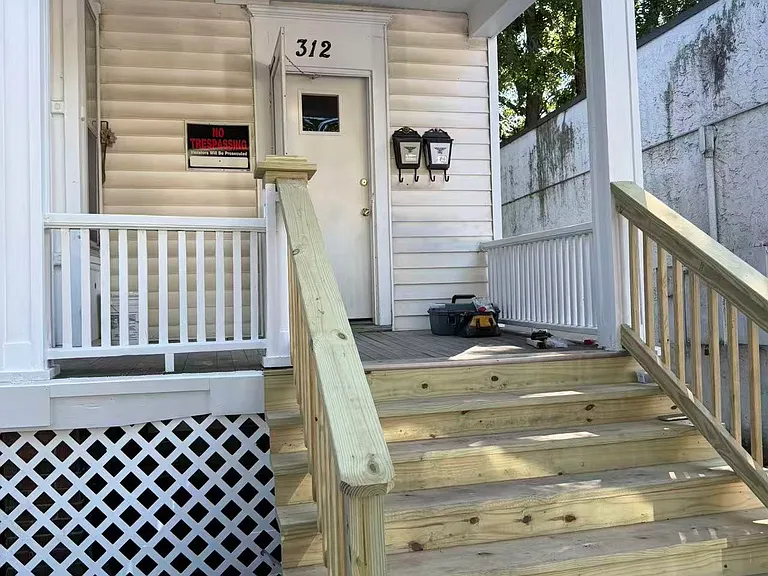 312 S Ingersoll St #1 — Photo 2