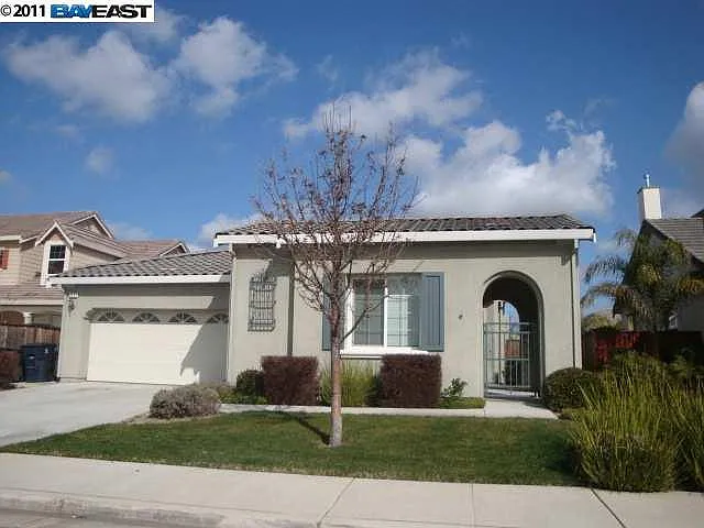 2131 Tennis Ln photo 1