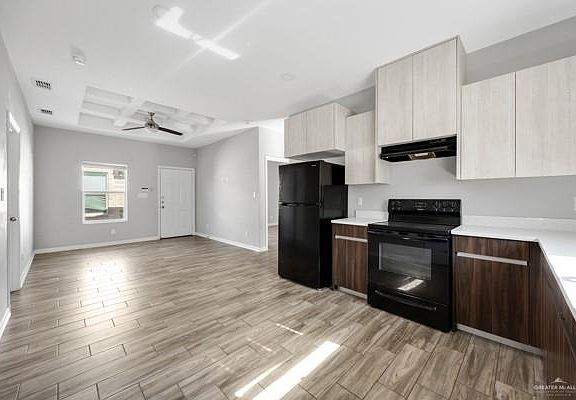 3rd image of 905 Kohala Ave #3