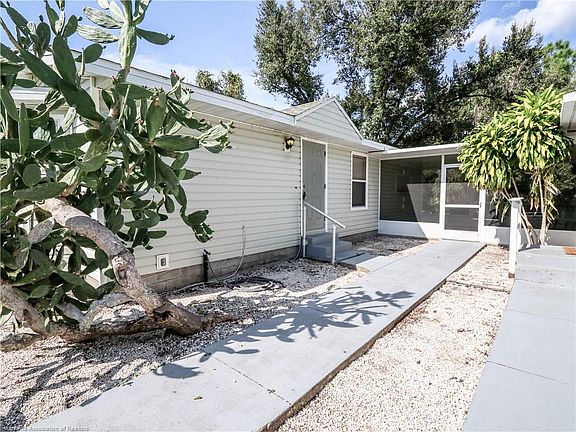 2nd image of 3139 Lake June Blvd