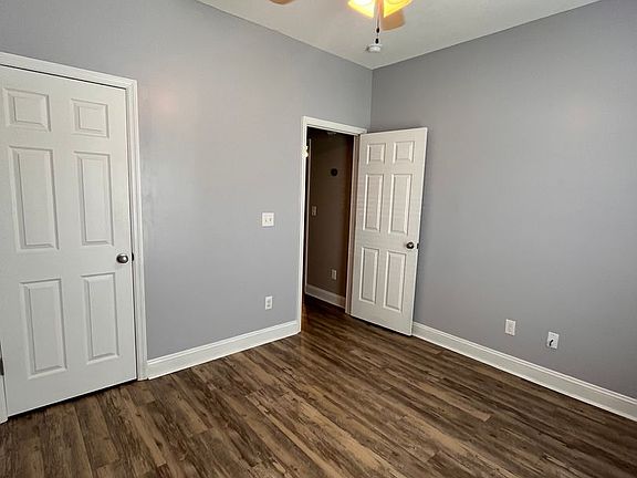 4th image of 4141 Barrington Dr