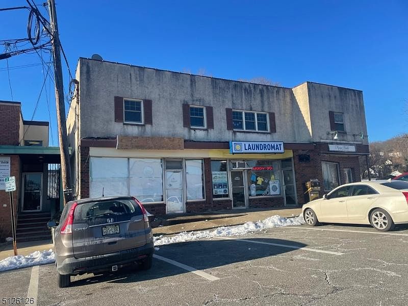2nd image of 37 E New St