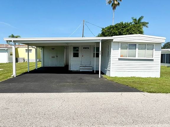 2nd image of 904 Cypress Ct #904