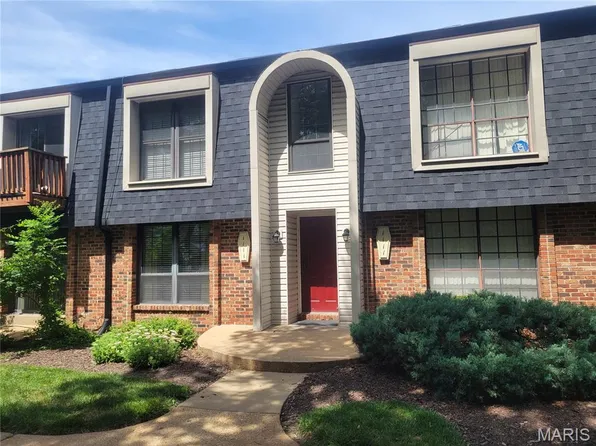 1111 Appleseed Ln APT A, Saint Louis, MO 63132