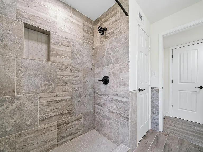 10406 Broadstairs St — Photo 10