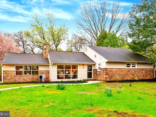 1213 Greentree Ln, Penn Valley, PA 19072