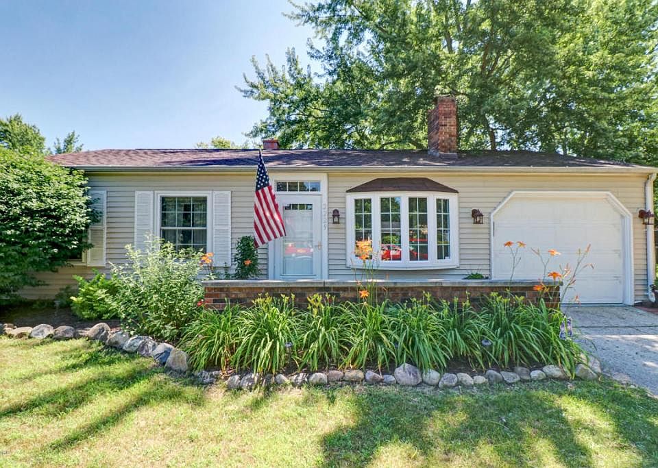 1st image of 2229 Woodside Ln