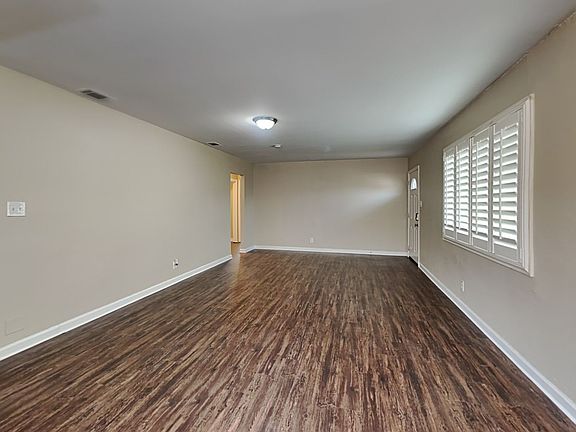 4th image of 506 Alderton Ave